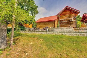 'antler's Point': Branson Cabin w/ Patio & Hot Tub