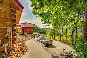 'antler's Point' Cabin w/ Patio & Grill in Branson