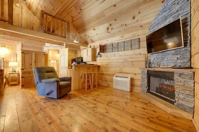 Branson 'antler's Lodge' Cabin w/ Private Hot Tub