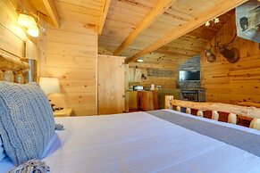 Branson 'antler's Lodge' Cabin w/ Private Hot Tub