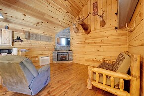 Scenic 'antler's Lodge' Cabin w/ Grill in Branson!