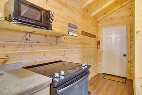 Mauston Studio Cabin ~ 15 Mi to Wisconsin Dells!