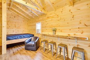 Mauston Studio Cabin ~ 15 Mi to Wisconsin Dells!