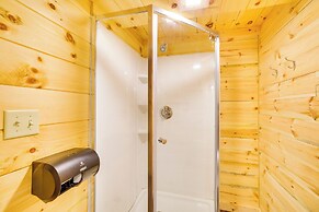 Mauston Studio Cabin ~ 15 Mi to Wisconsin Dells!