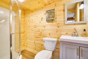 Mauston Studio Cabin ~ 15 Mi to Wisconsin Dells!