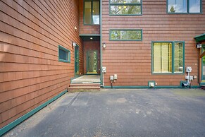 Tofte Tranquility: Lakefront Townhome w/ Balcony!