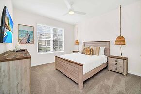 Resort Oasis w/ Game Room: 11 Mi to Disney!
