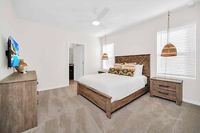 Resort Oasis w/ Game Room: 11 Mi to Disney!