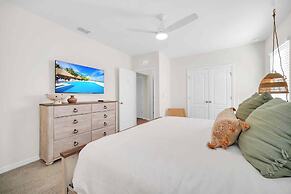 Resort Oasis w/ Game Room: 11 Mi to Disney!