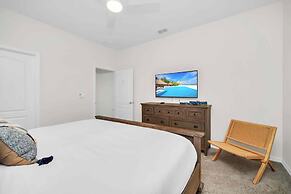 Resort Oasis w/ Game Room: 11 Mi to Disney!