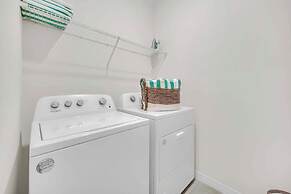 Resort Oasis w/ Game Room: 11 Mi to Disney!