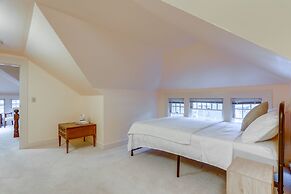 Inviting Seattle Apartment: 4 Mi to Ballard Locks