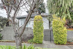 Inviting Seattle Apartment: 4 Mi to Ballard Locks