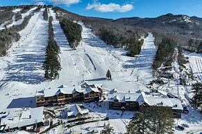 Ski-in/ski-out Cranmore Mountain Resort Condo!
