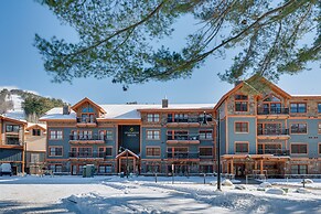 Ski-in/ski-out Cranmore Mountain Resort Condo!