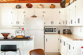 Twentynine Palms Desert Oasis w/ Pool & Hot Tub!