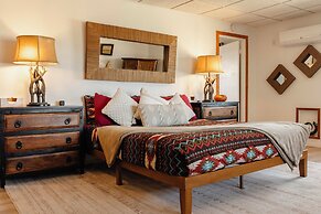 Twentynine Palms Desert Oasis w/ Pool & Hot Tub!