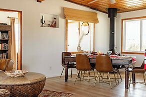 Twentynine Palms Desert Oasis w/ Pool & Hot Tub!