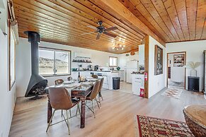 Twentynine Palms Desert Oasis w/ Pool & Hot Tub!