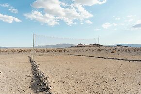 Twentynine Palms Desert Oasis w/ Pool & Hot Tub!