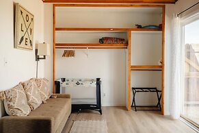 Twentynine Palms Desert Oasis w/ Pool & Hot Tub!