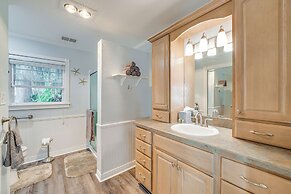 Hot Tub & Fire Pit: Lakefront Home on Lake Eloise