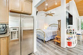 Hot Tub & Fire Pit: Lakefront Home on Lake Eloise