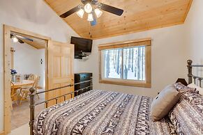 Cozy Angel Fire Cabin w/ Wood-burning Stove!