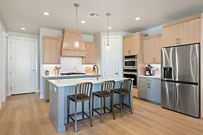 Paddle And Play 5 Bedroom Townhouse