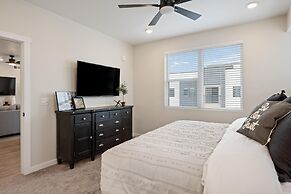 Desert Disney 2 Bedroom Condo