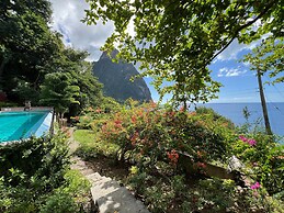 Authentic St. Lucian Experience At Prestigious Villa - Colibri Cottage