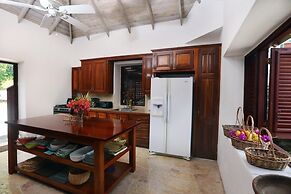 Authentic St. Lucian Experience At Prestigious Villa - Colibri Cottage