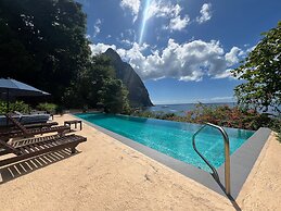 Authentic St. Lucian Experience At Prestigious 2-bed Villa - Colibri C