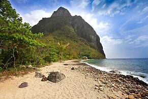 Authentic St. Lucian Experience At Prestigious 2-bed Villa - Colibri C