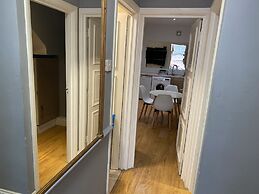 Impeccable 2-bed Apartment in Central London