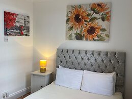 Impeccable 2-bed Apartment in Central London