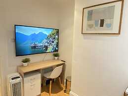 Impeccable 2-bed Apartment in Central London