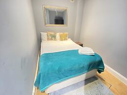 Impeccable 2-bed Apartment in Central London