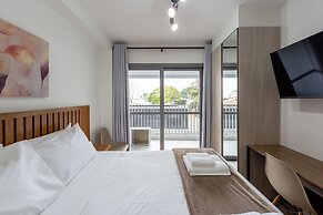 B.Homy - Be Urban Brooklin