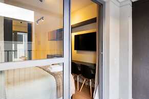 B.Homy - Be Urban Brooklin