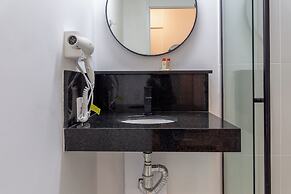 B.Homy - Be Urban Brooklin