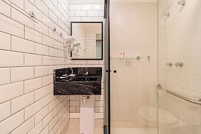 B.Homy - Be Urban Brooklin