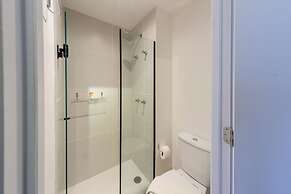 B.Homy - Be Urban Brooklin