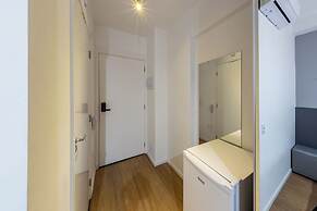 B.Homy - Be Urban Brooklin