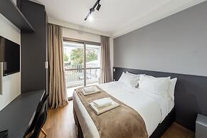 B.Homy - Be Urban Brooklin