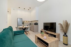 Luxurious Apartment by Renters Prestige