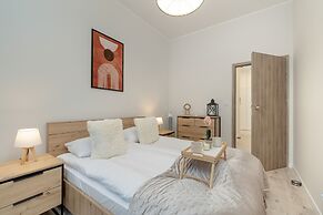 Luxurious Apartment by Renters Prestige