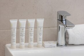 Luxurious Apartment by Renters Prestige