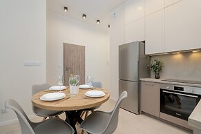 Luxurious Apartment by Renters Prestige