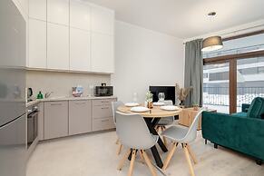 Luxurious Apartment by Renters Prestige